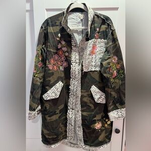 NWOT POL Floral Embroidered Camouflage Jacket